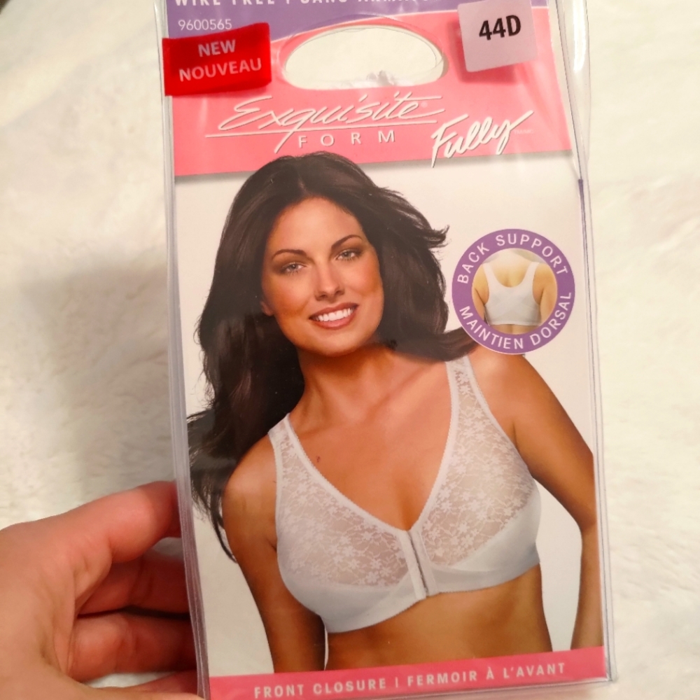🌲10 for 100$🌲.Exquisite Form wire free front closure Bra. Size 44D